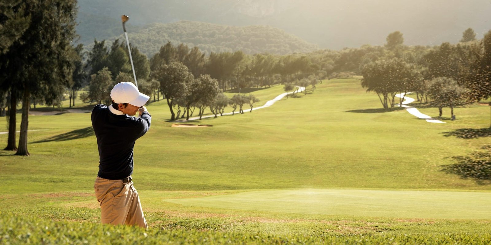 Golfista jugando al Golf en Querétaro y Club de Golf Juriquilla