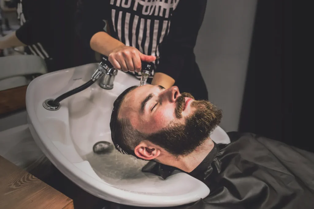 Cortes para Cabello de Hombre en Barbería Moderna